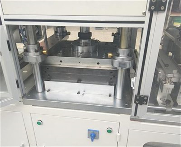 máquina perforadora de fundas de celdas tipo bolsa